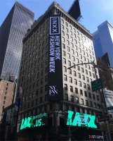 INXX再临纽约时装周 强势登陆时代广场